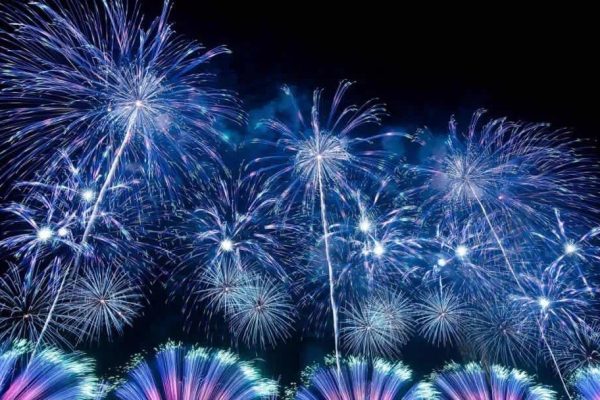 blue-fireworks-display-7222
